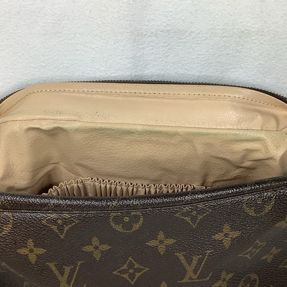 Louis Vuitton Trousse Toilette 23 - Picture 9 of 16